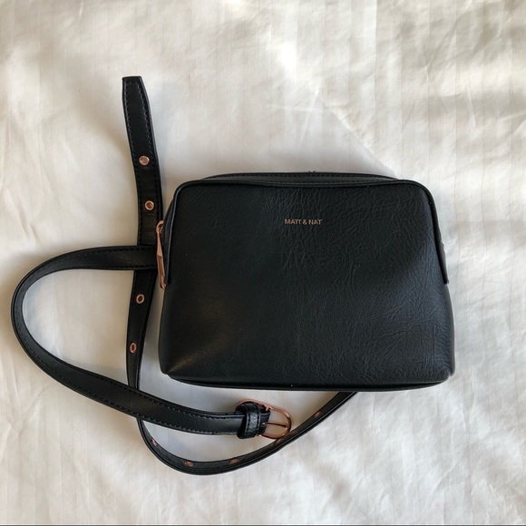 MATT & NAT VEGAN BLACK LEATHER ROSE GOLD PARIS BELT BAG - Picture 2 of 12